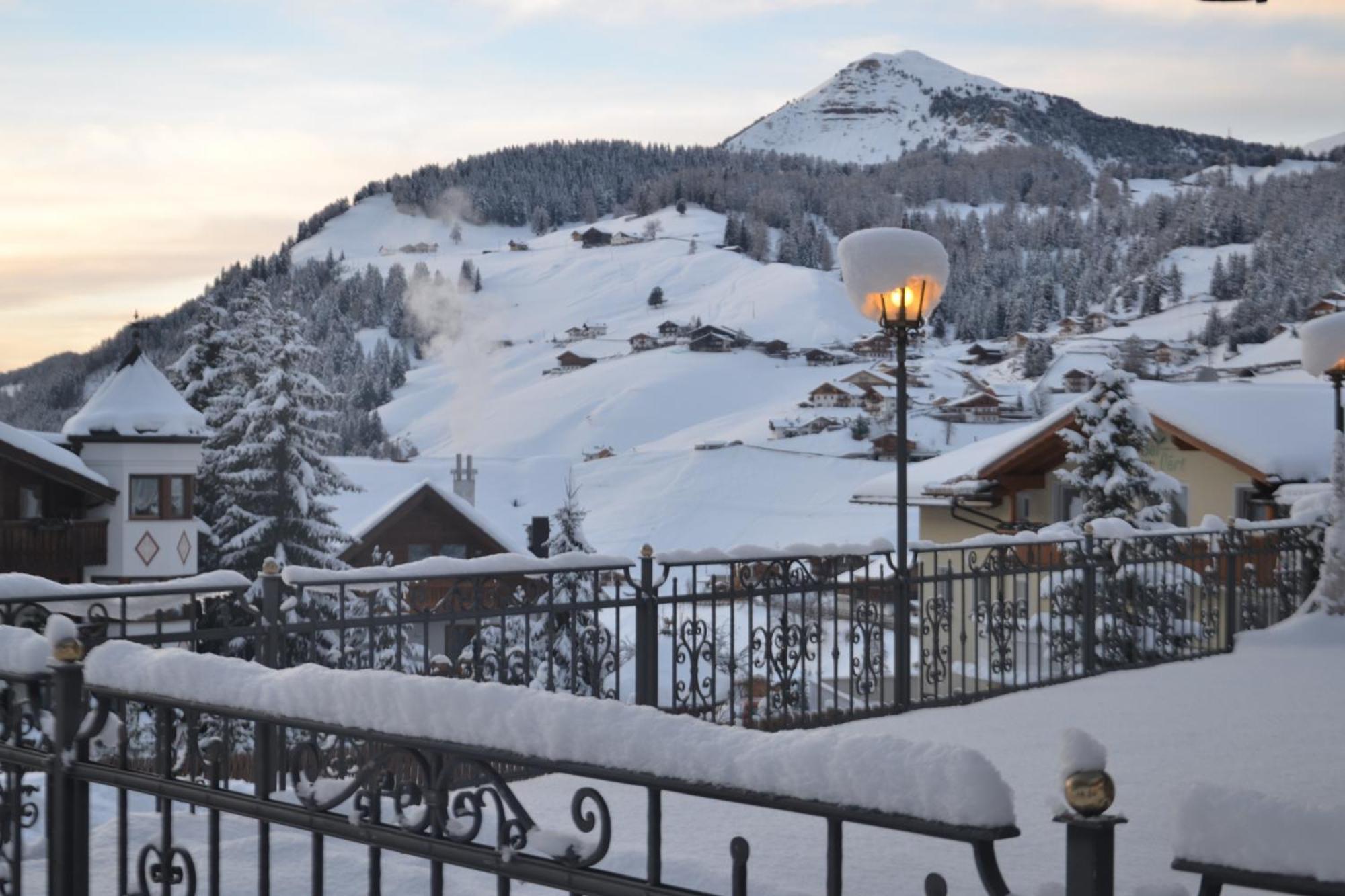 Hotel Scoiattolo Selva di Val Gardena Bagian luar foto