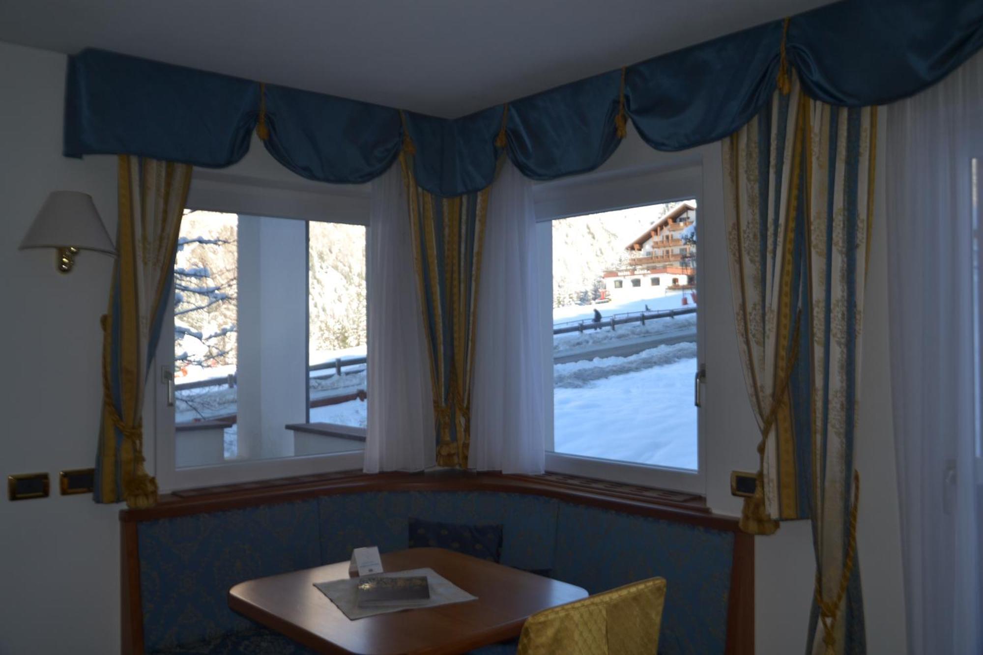 Hotel Scoiattolo Selva di Val Gardena Bagian luar foto