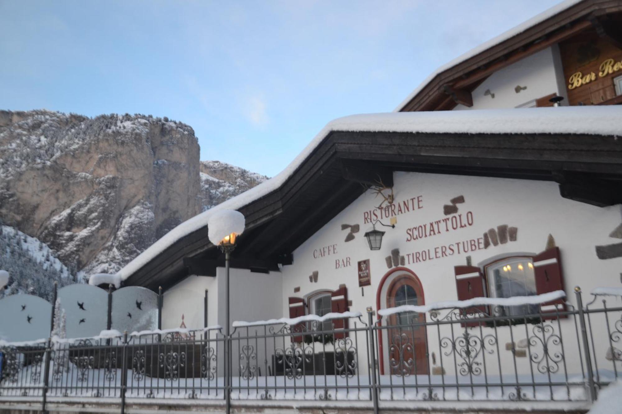 Hotel Scoiattolo Selva di Val Gardena Bagian luar foto