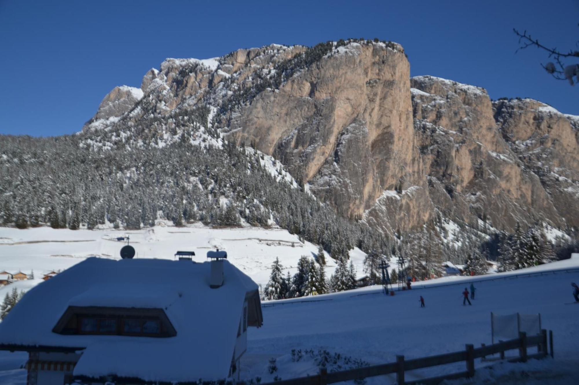 Hotel Scoiattolo Selva di Val Gardena Bagian luar foto