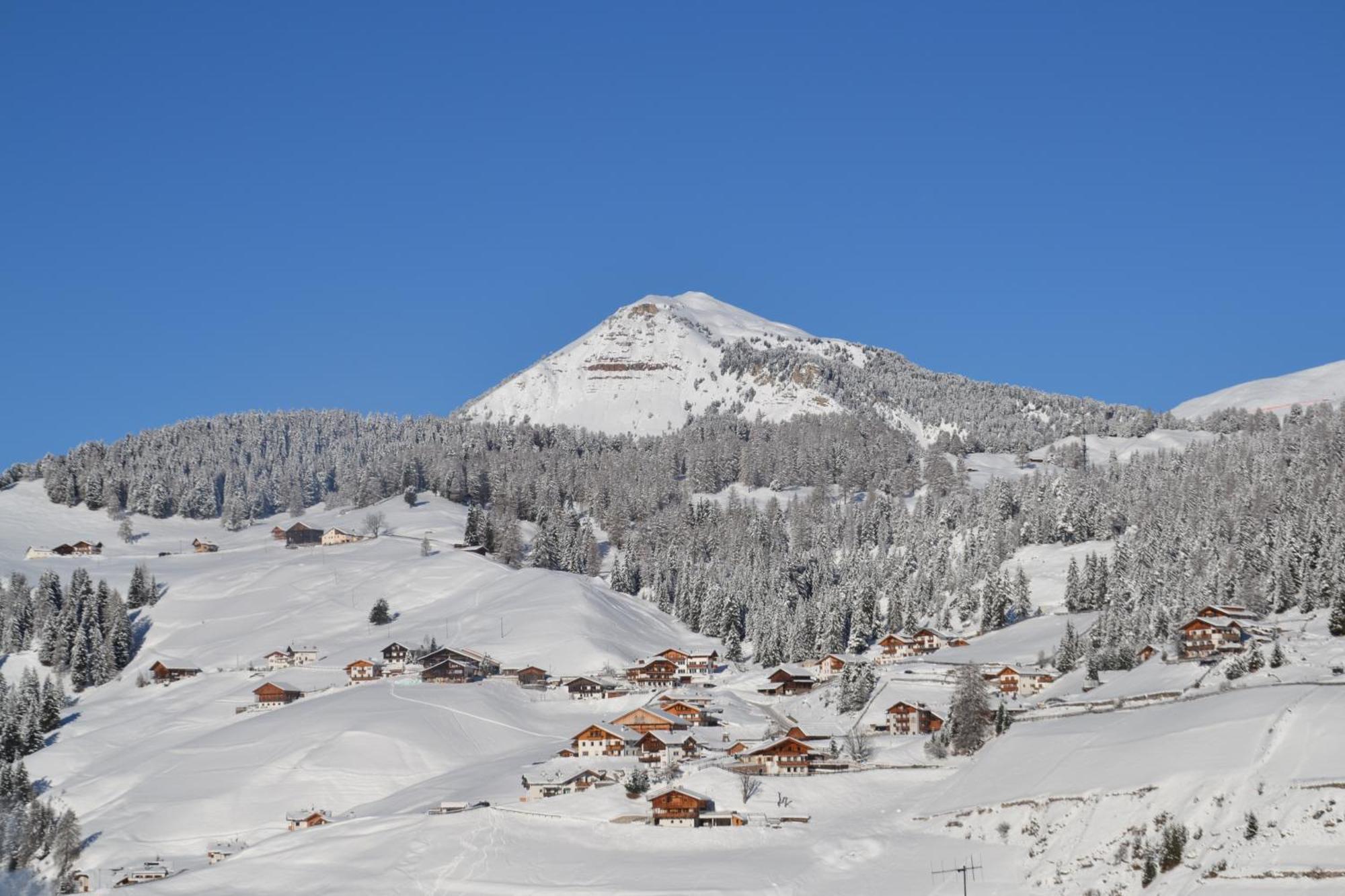 Hotel Scoiattolo Selva di Val Gardena Bagian luar foto
