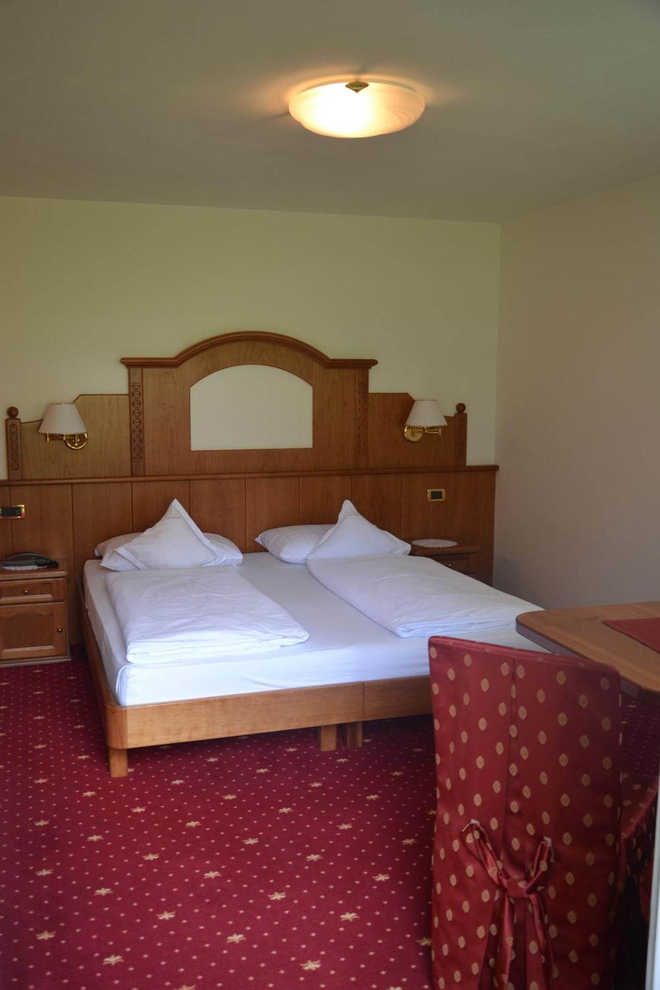 Hotel Scoiattolo Selva di Val Gardena Bagian luar foto