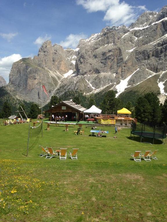 Hotel Scoiattolo Selva di Val Gardena Bagian luar foto